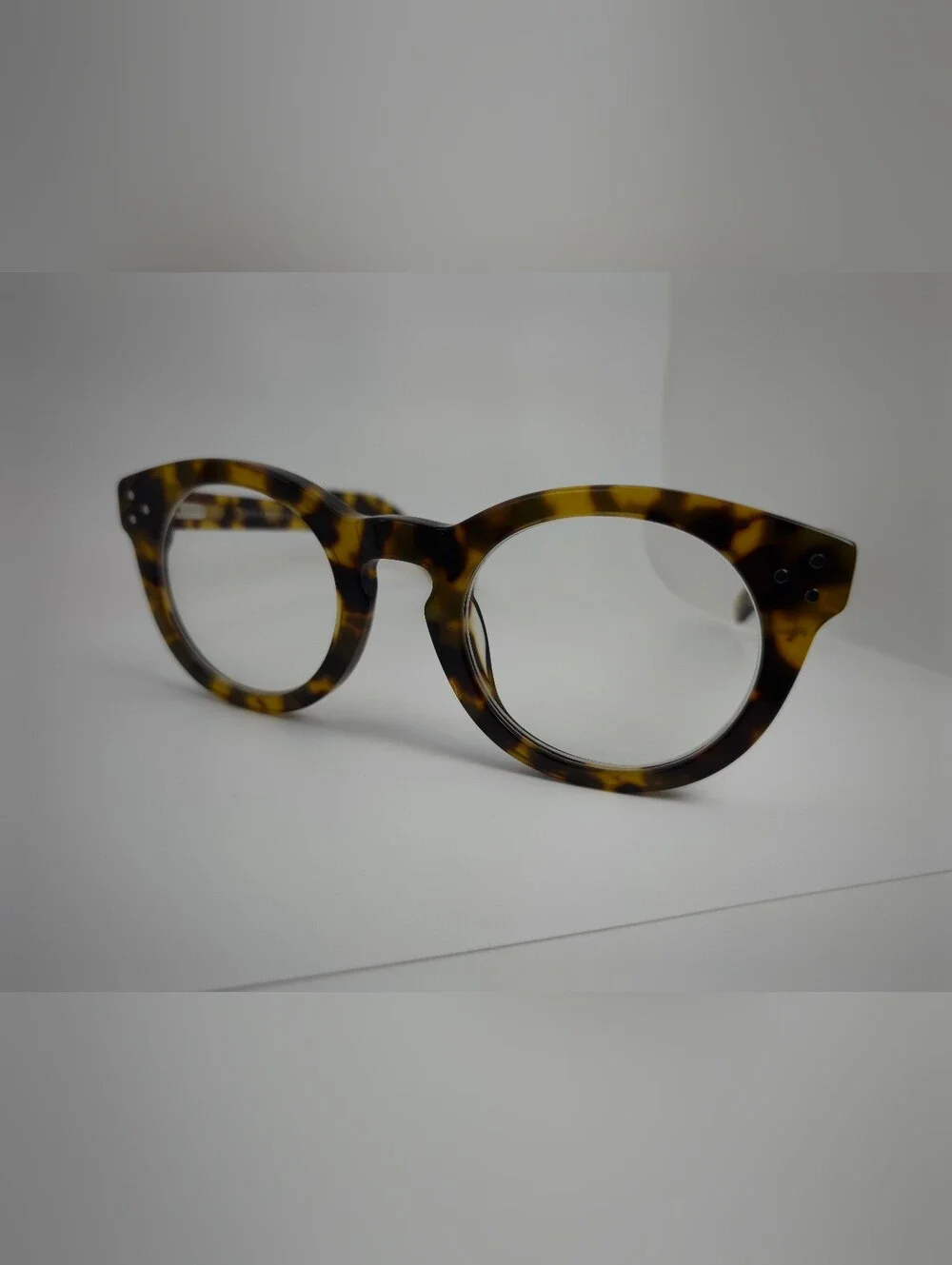Morla. Round Tortoiseshell Eyeglass Frames. Nice Animal Print.